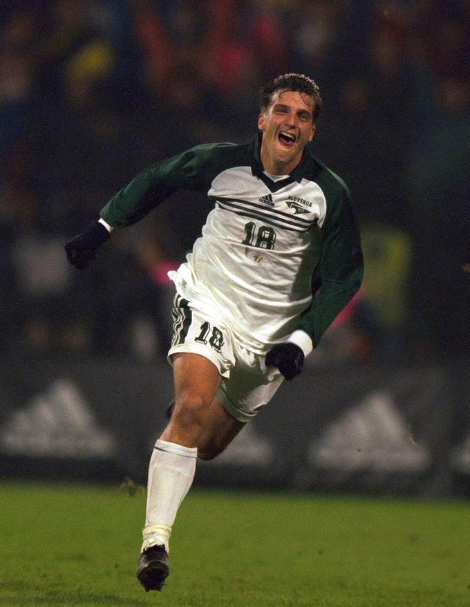 Spektakularen zadetek Milenka Ačimovića, po katerem se je komentator Eurosporta spomnil na Davida Beckhama, je v sredo praznoval okroglih 20 let. | Foto: Reuters