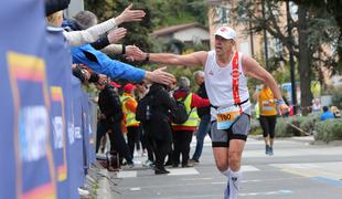 Slovenec, ki je pretekel že 100 maratonov #video