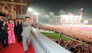 Pojavil se je shujšani Kim Džong Un #video
