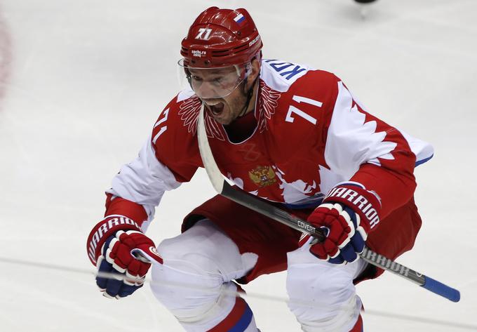 Hokejist Ilija Kovalčuk je ruskega predsednika Vladimirja Putina pozval k odobritvi nastopa rusklih športnikov na olimpijskih igrah v Pjončgangu. | Foto: Reuters