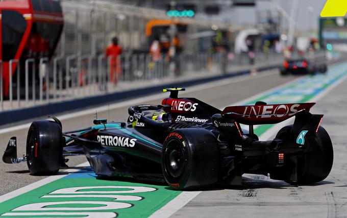 Lewis Hamilton je zapeljal v svojo 12., zadnjo sezono s srebrno puščico. Pravi, da ima W15 dobro zasnovo. | Foto: Reuters