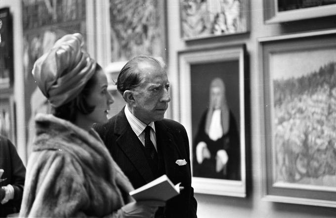 John Paul Getty (1892 - 1976) je bil multimilijonar s smislom za umetnost. Bil je strasten zbiratelj umetnin. Njegova zbirka je na ogled v muzej J. Paul Getty v Los Angelesu.
 | Foto: Getty Images