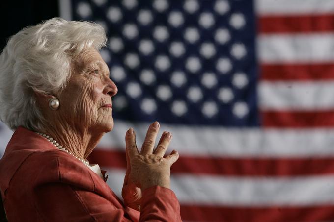 Barbara Bush, nekdanja prva dama ZDA, je dejala: "Ne vem, kako lahko ženske volijo nekoga, ki je izrekel vse tiste reči … To je grozno." | Foto: Reuters