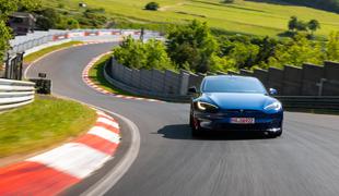 Porsche proti Tesli: Američani vrnili udarec in prevzeli rekord