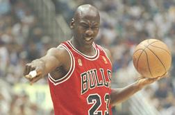 Košarkarski majici Jordana in Obame na dražbi prodani za rekordni vsoti