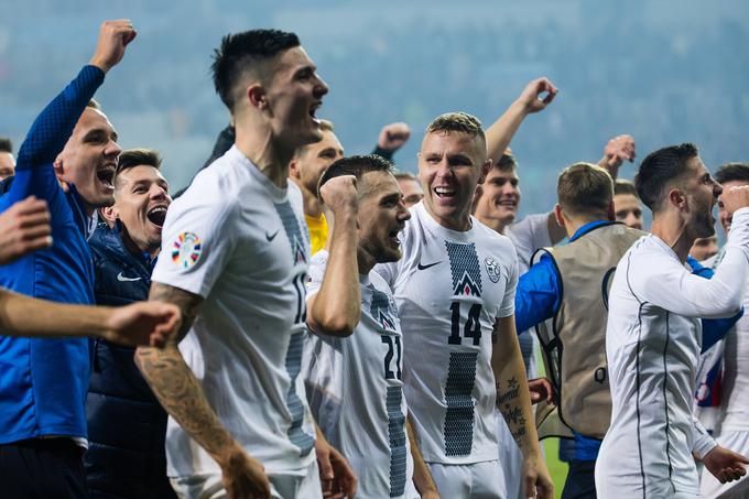 Tako so se slovenski nogometaši veselili preboja na Euru 2024 po odločilni zmagi nad Kazahstanom (2:1). | Foto: Grega Valančič/www.alesfevzer.com