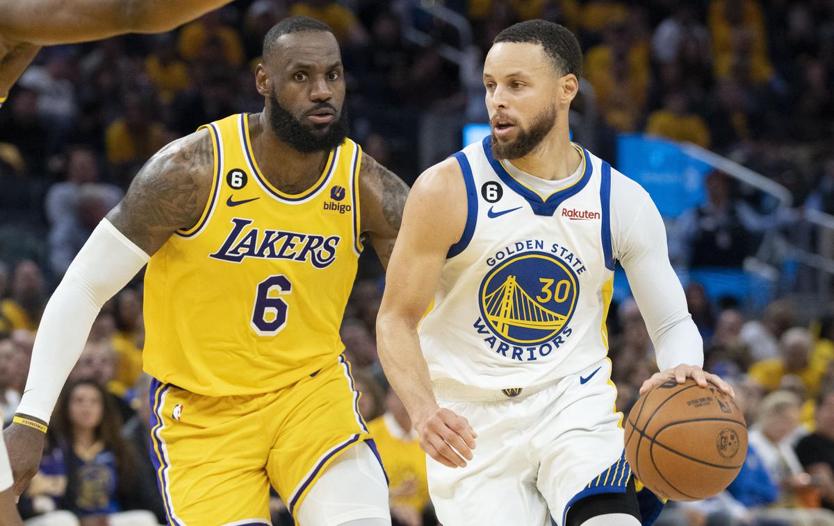 Lakers Golden State | Stephen Curry (27 točk) je bil najboljši strelec Golden Stata, LeBron James (25) pa LA Lakers. Šesta tekma bo v Los Angelesu, jezerniki lahko z zmago izločijo branilce naslova in se uvrstijo v finale zahodne konference. | Foto Reuters