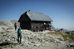 Nepotreben preplah v slovenskih gorah: planinca iskali v napačni planinski koči