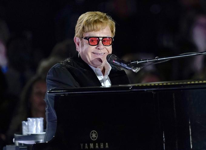 Sir Elton John se letos lahko pohvali s sedmim najboljšim rezultatom, poleg tega pa s poslovilno turnejo na večni lestvici najdonosnejših turnej zaseda četrto mesto. | Foto: Guliverimage