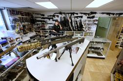 Prodaja orožja v svetu lani narasla, ZDA ostajajo največji prodajalec