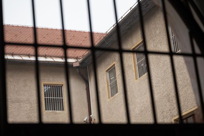 zapor | Aretacije v zaporu Cesare Beccaria na obrobju mesta so sledile preiskavi zločinov nad mladostniki, ki naj bi bili storjeni od leta 2022 dalje.  | Foto STA