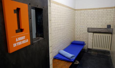 V ženskem zaporu po spolnem odnosu s transspolnimi sojetniki zanosili dve zapornici