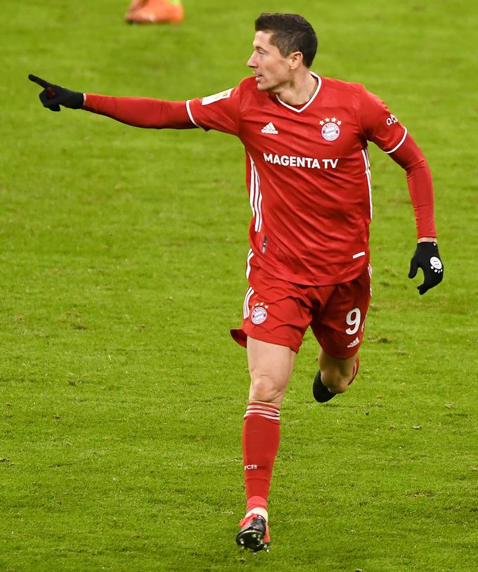 Robert Lewandowski je v letošnjem letu v nemškem prvenstvu zabil 32 golov. Skupaj jih je za Bayern v vseh tekmovanjih zmogel kar 45. | Foto: Reuters