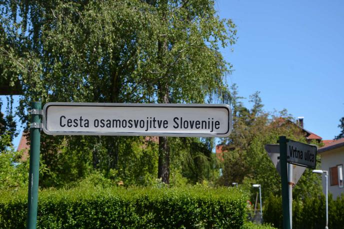 Cesta osamosvojitve | Radenski občinski svet je Titovo cesto znova preimenoval.  | Foto STA