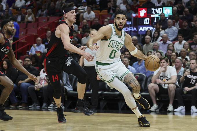 Boston Celtics so dosegli najvišjo zmago proti Miamiju v zgodovini. | Foto: Reuters