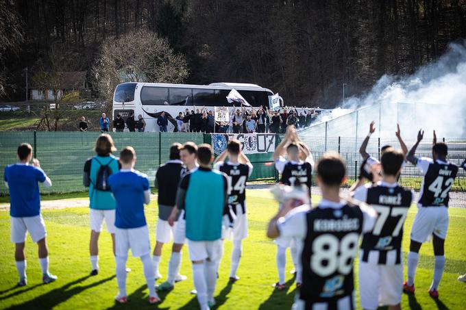 Navijači Rogaške upajo, da bodo lahko spremljali nogometaše v črno-belih dresih v prvi ligi tudi v prihodnji sezoni. | Foto: Jure Banfi/alesfevzer.com