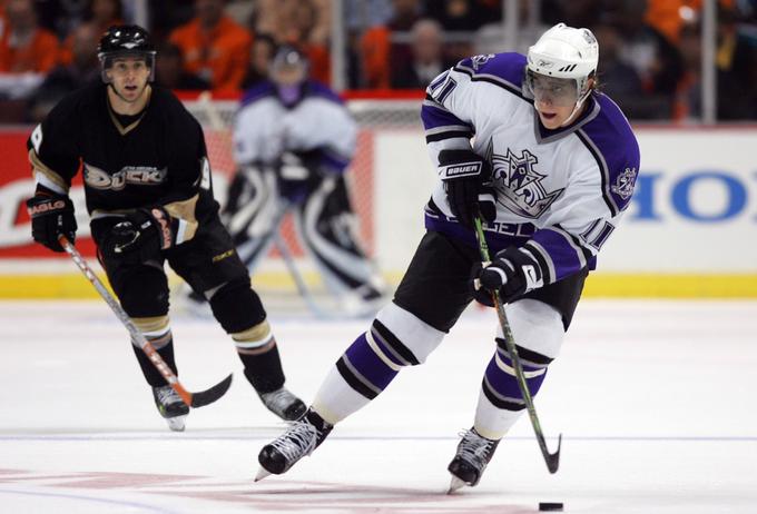 Anže Kopitar je  debi v ligi NHL dočakal 6. oktobra 2006, ko je z dvema zadetkoma upravičil zaupanje vodstva Los Angeles Kings. | Foto: Getty Images