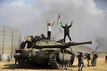 Uničen izraelski tank na meji z Gazo