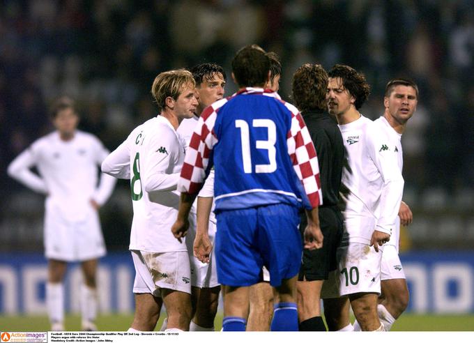 Slovenija in Hrvaška sta se nazadnje na "pravi" tekmi, ki je štela za veliko tekmovanja, pomerili pred 18 leti za Bežigradom. Sosedje so zmagali z 1:0 in se uvrstili na Euro 2004. | Foto: Reuters