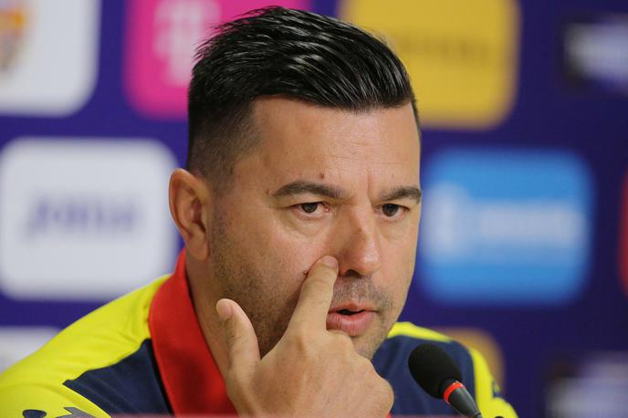 Cosmin Contra | Cosmin Contra je nekdanji romunski reprezentant. Leta 2001, ko je Romunija v dodatnih kvalifikacijah za SP 2002 ostala praznih rok proti Sloveniji, je v Bukarešti zatresel slovensko mrežo (1:1). | Foto Reuters