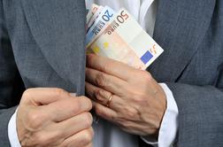 Direktor sežanskega podjetja utajil več kot 270 tisoč evrov