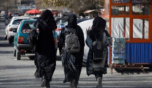 V Afganistanu krut napad na učenke