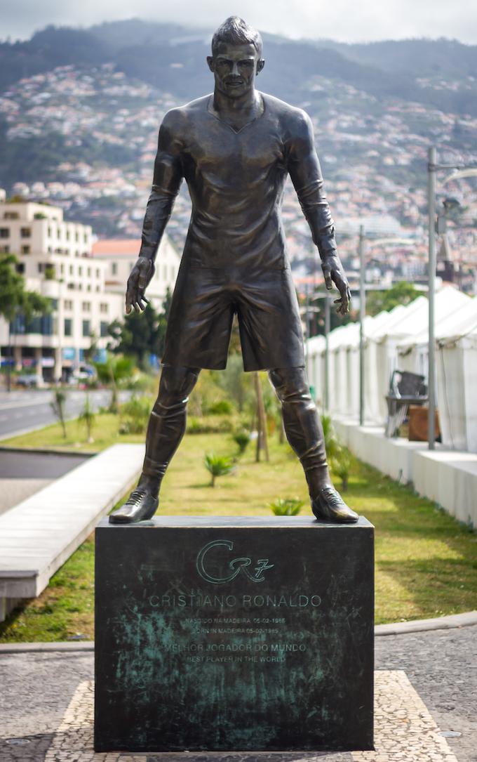 V Funchalu so še kako ponosni na Cristiana Ronalda. | Foto: Peter Kastelic