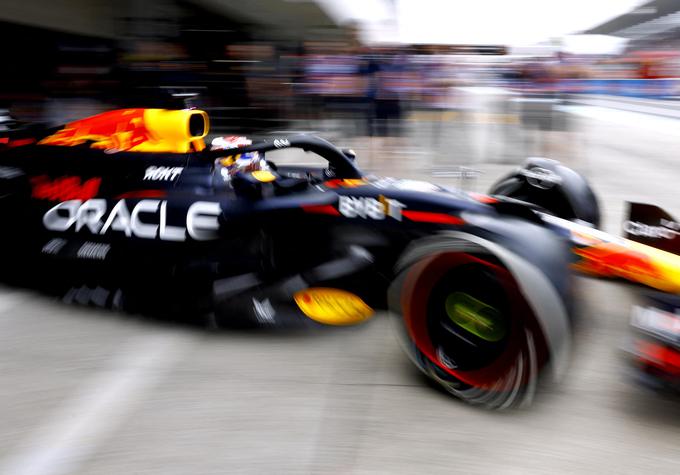 Max Verstappen z Neweyjevim dirkalnikom zmaguje tudi letos. | Foto: Reuters