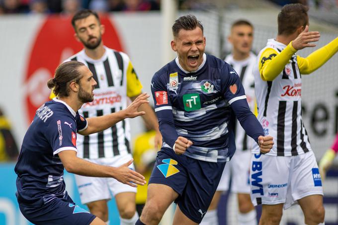 Veselje Nika Prelca, potem ko je zabil tri gole v avstrijski ligi. | Foto: AP / Guliverimage