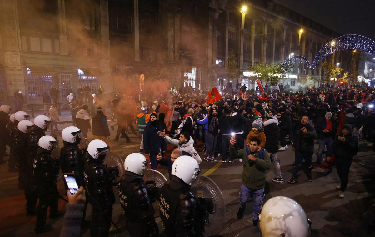 Maroko navijači | Po zadnjem sodniškem žvižgu je v Bruslju in nekaterih drugih mestih završalo. | Foto Reuters