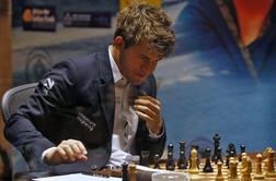 Carlsen v Chennaiju dobil šesto partijo