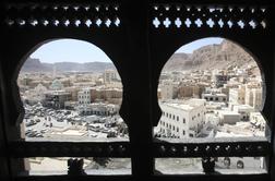 Iran in Savdska Arabija obnavljata vezi, iščeta mir v Jemnu