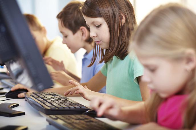 Otrok. Internet. Računalnik. | Foto Thinkstock