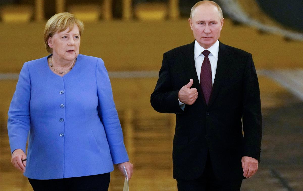 putin merkel |  Nemčija sicer pričakuje, da se bodo pogajanja med članicami Evropske unije glede sankcij proti Rusiji kljub današnjim zapletom zaradi nasprotovanja Viktorja Orbana do konca tedna uskladila. | Foto Reuters