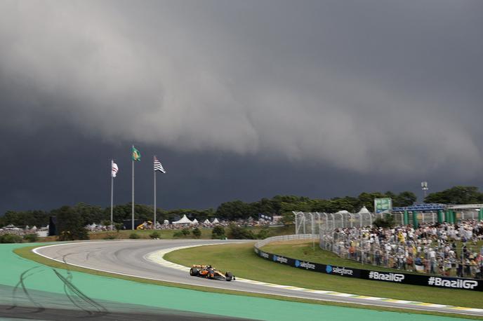 Interlagos Oscar Piastri McLaren | Dobesedno so se črni oblaki zgrnili nad dirkališče Jose Carlos Pace. | Foto Reuters