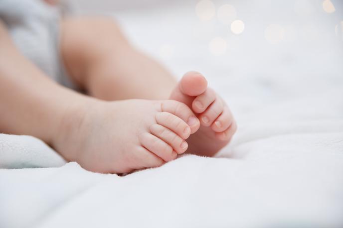 Dojenček | Socialna inšpekcija v primeru smrti dojenčice na Goričkem ni našla informacij, na podlagi katerih bi CSD moral poseči v starševsko skrb. | Foto Getty Images