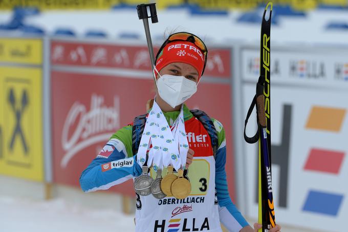Biatlonka Lena Repinc je ena najbolj obetavnih mladih biatlonk. Z zadnjega mladinskega svetovnega prvenstva v Obertilliachu se je vrnila z dvema zlatima in dvema srebrnima medaljama, zaradi njenih uspehov pa so jo tamkajšnji prebivalci okronali kar za princeso Obertilliacha. | Foto: Guliverimage/Vladimir Fedorenko