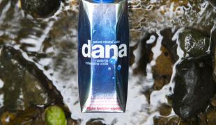 Bodite kul z vodo Dana v embalaži Tetra Pak®
