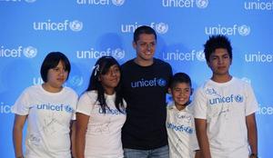Chicharito postal ambasador Unicefa