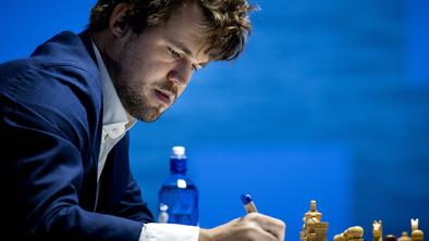 Carlsen osvojil še zadnjo veliko trofejo v šahu, ki mu je manjkala v zbirki