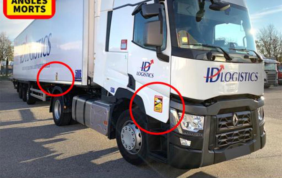 Nalepka tovornjak | Po navodilih francoske vlade morajo imeti opozorilne nalepke vsi tovornjaki s skupno maso nad 3,5 tone, avtobusi, avtodomi in težji kombiji. | Foto Francoska vlada
