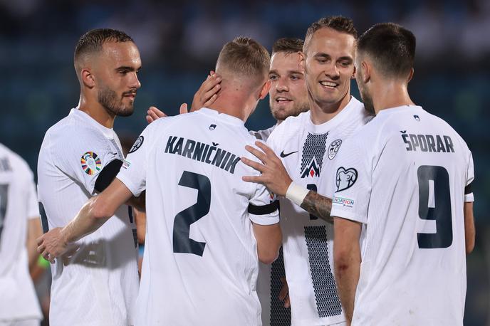 Slovenija San Marino | Slovenska nogometna reprezentanca je visoko premagala San Marino in se v kvalifikacijski skupini H povzpela na vodilni položaj. | Foto Guliverimage