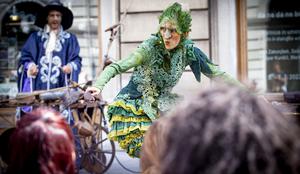 Začel se je ulični festival Ana Desetnica, letos gostuje v 15 mestih