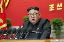 Severna Koreja po "zmagi" nad covid-19 ukinja obvezno nošenje mask