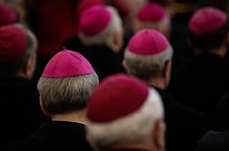Vplivni kardinal obtožen spolne zlorabe najstnice
