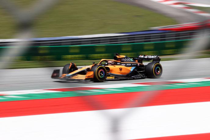 McLaren Daniel Ricciardo | Na prvih enajstih dirkah je Ricciardo točke osvojil samo trikrat. | Foto Reuters