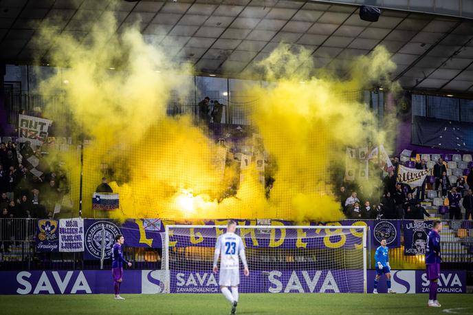 NK Maribor NK Celje | Maribor bo moral v blagajno Nogometne zveze Slovenije (NZS) plačati 950 evrov | Foto Jure Banfi/alesfevzer.com