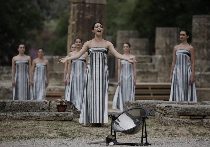 olimpijski ogenj Atene 2024 | Foto: Reuters