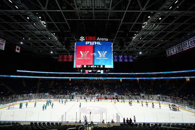 Prizor iz novoustanovljene lige PWHL, ženske različice lige NHL, v kateri si nekoč želi igrati tudi Dukaričeva. | Foto: Guliverimage
