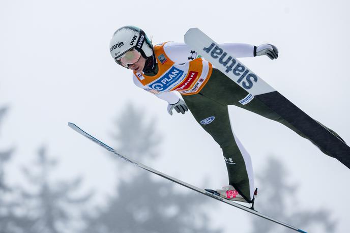 Nika Prevc | Vodilna skakalka zime Nika Prevc je zaostala le za zmagovalko Silje Opseth. 18-letnica je v finalu s 146 metri skočila do osebnega rekorda. | Foto Guliverimage